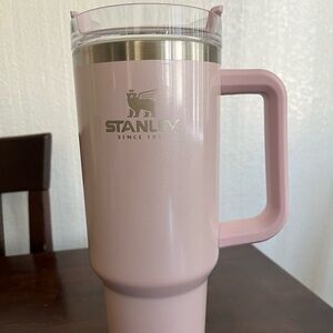 40oz Stanley Cup in limited edition color - “parfait pearlescent” from Target.